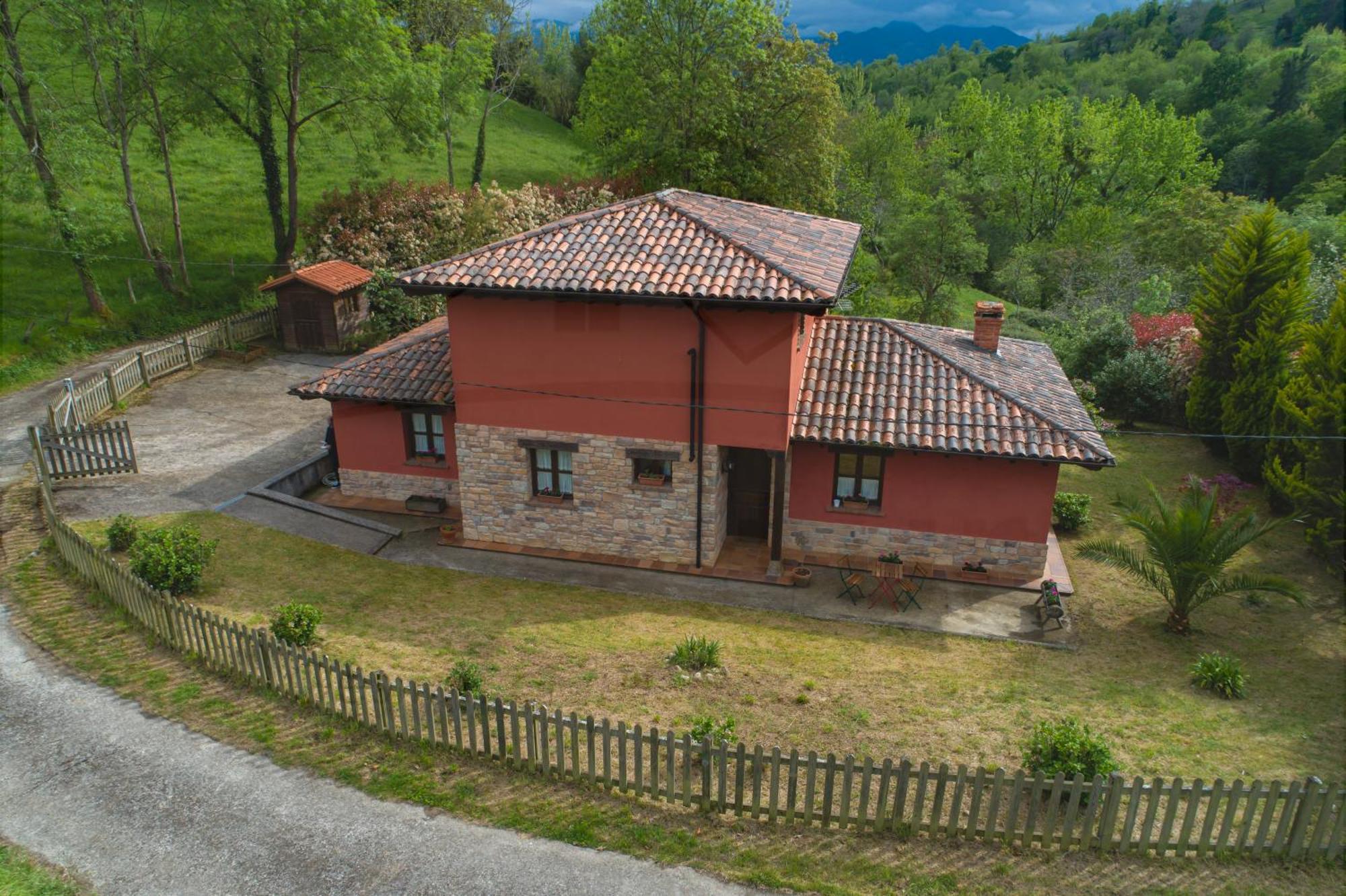 La Coqueta Del Sueve Villa Arriondas Luaran gambar