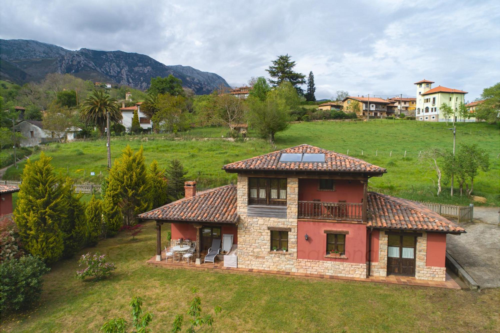 La Coqueta Del Sueve Villa Arriondas Luaran gambar