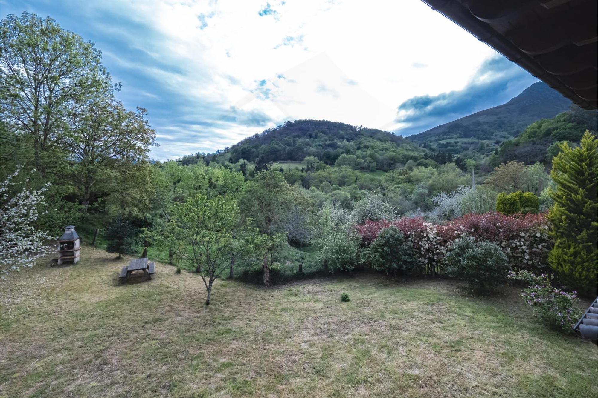 La Coqueta Del Sueve Villa Arriondas Luaran gambar